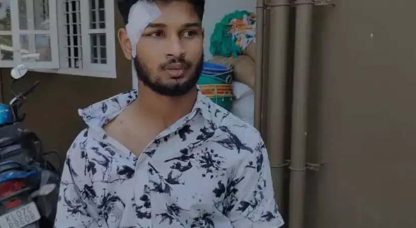 Zomato delivery boy brutalized