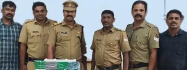 1.252 kg of ganja and 8.384 g of heroin were seized in Ernakulam